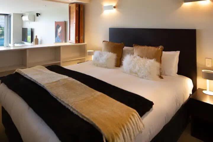 Stunning Lakeview 1 Bedroom Apartment Queenstown Eksteriør billede