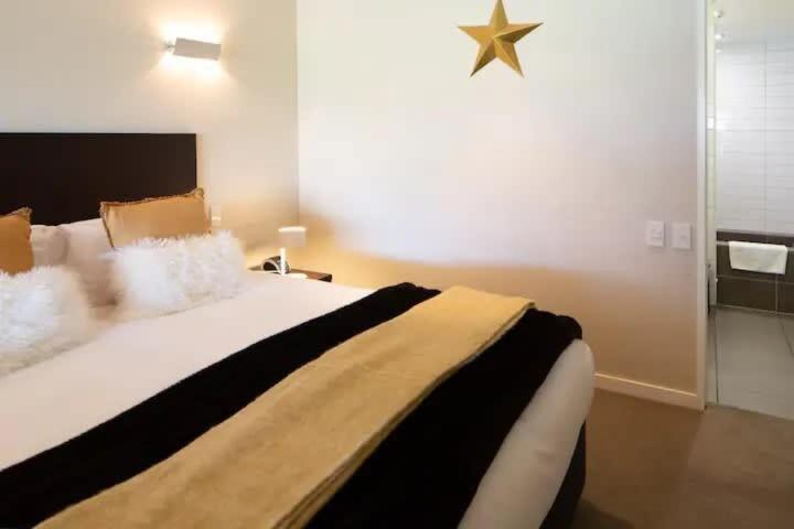Stunning Lakeview 1 Bedroom Apartment Queenstown Eksteriør billede